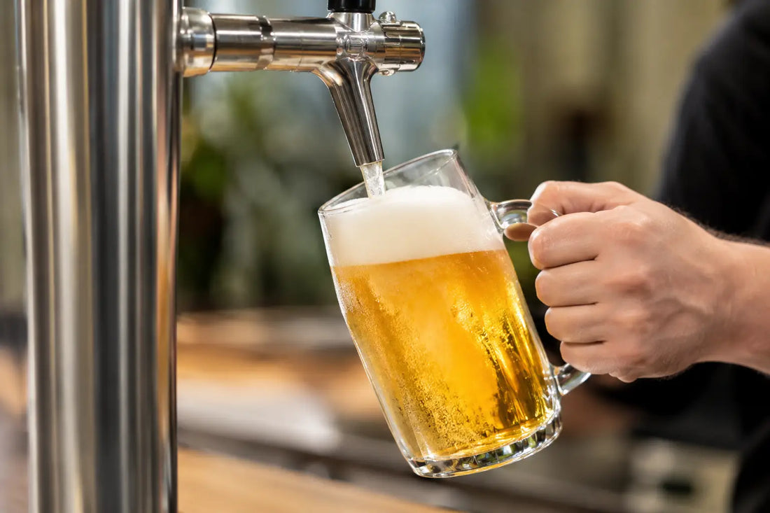 Bier richtig zapfen für eine schöne Schaumkrone